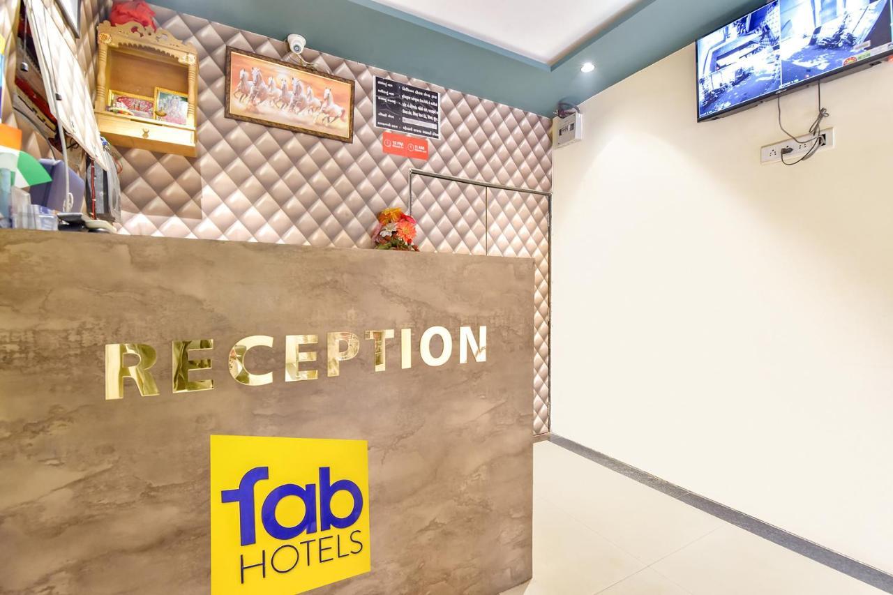 Fabhotel Nidhivan, Udhna Junction Surat Ngoại thất bức ảnh